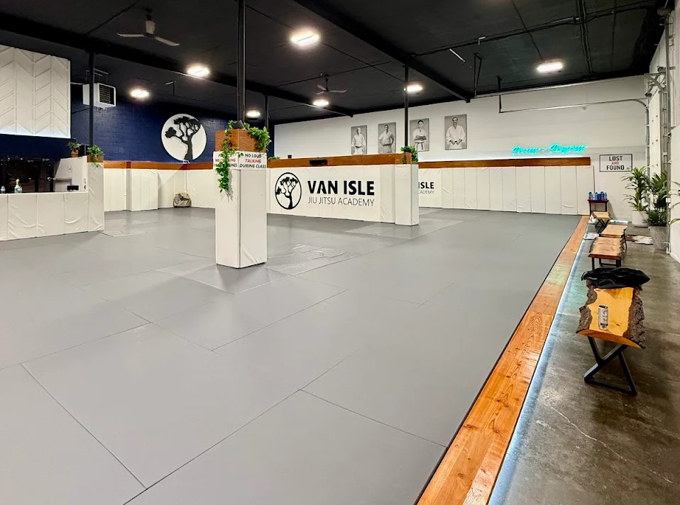 Van Isle BJJ wide mat view